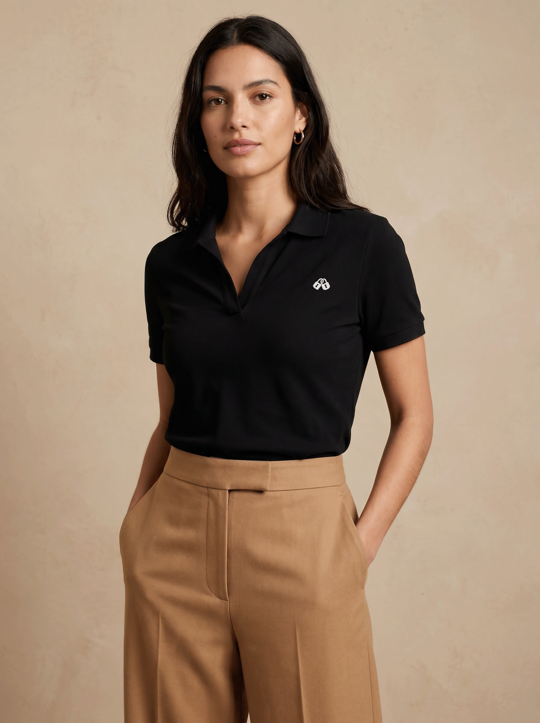 CAMISETA POLO negro MODELO MUJER