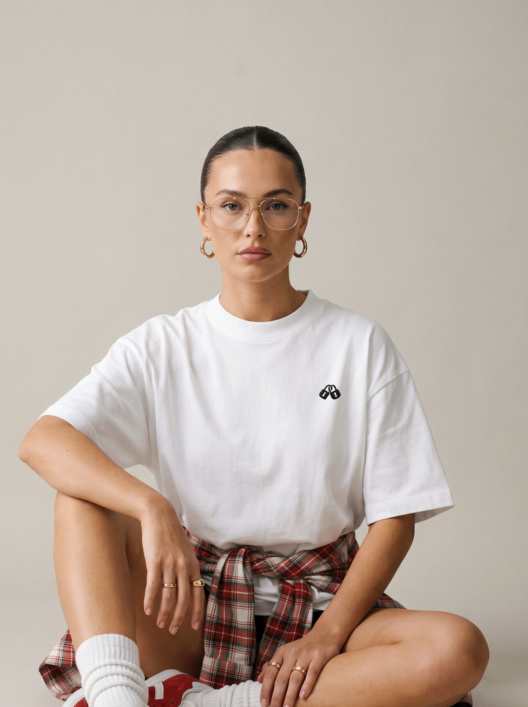 camiseta blanca lock modelo