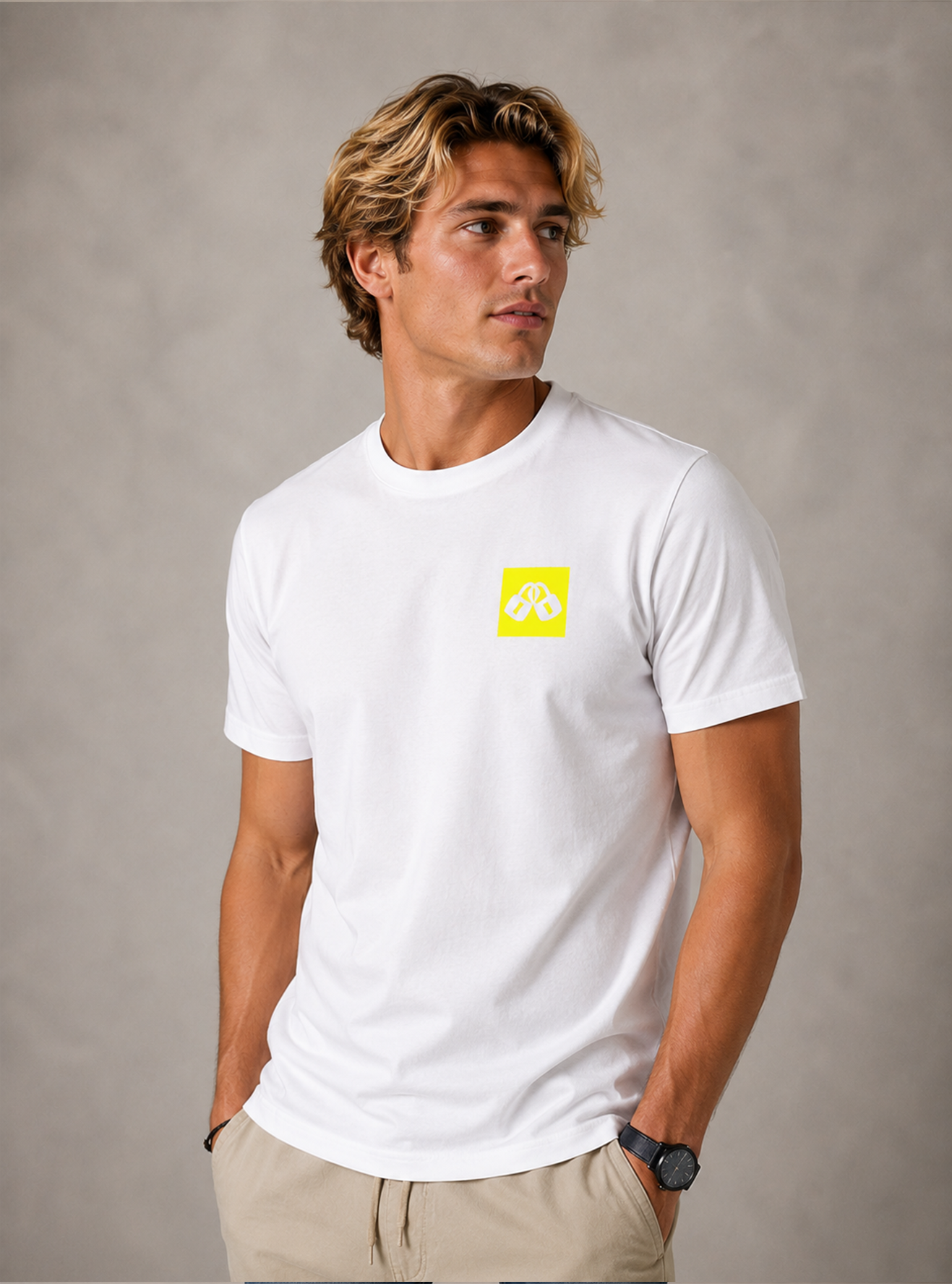 CAMISETA DE MANGA CORTA CLASSIC SURF H BLANCA DETALLE AMARILLO *UNISEX*